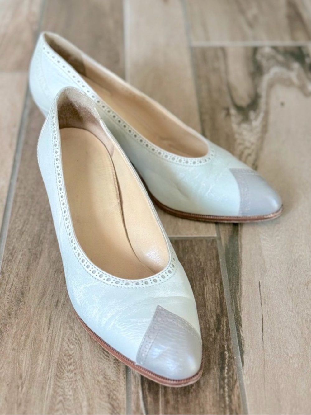GUCCI Vintage Wing Tipped Nautral Bone Nappa Leather Heels, sz. 37.5